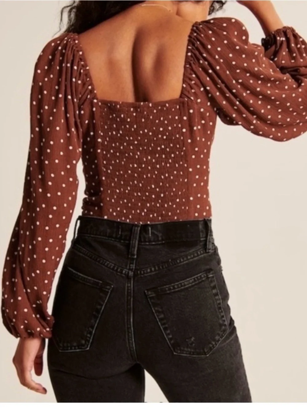 Abercrombie & Fitch flattering square